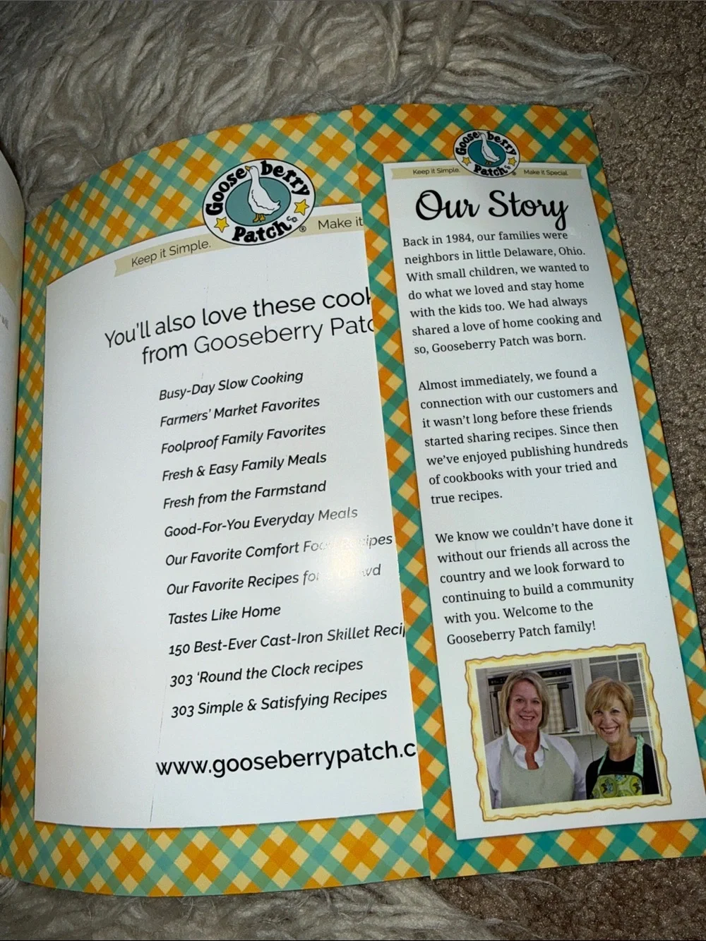 Gooseberry Patch Slow Cooker to the Rescue Cookbook - Teal Accent